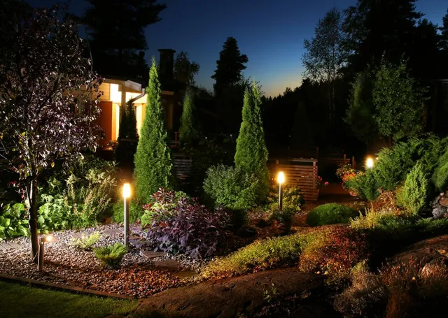 landscape-lighting-of-lenexa-landscape-lighting-1_orig-1100x782-640w