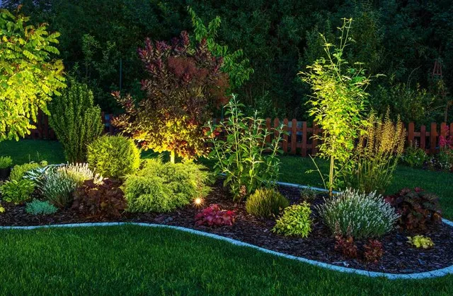 landscape-lighting-of-lenexa-led-2-800x524-640w